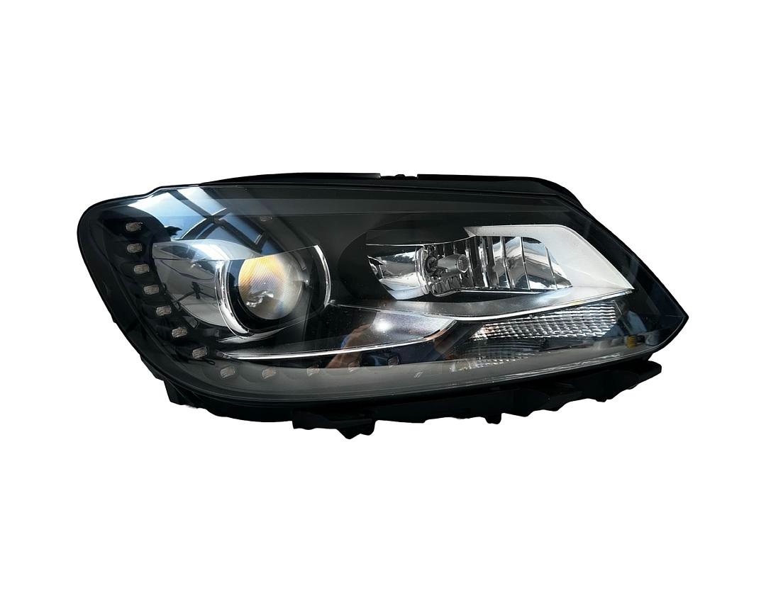 Pravý bixenon 1T1941754H VW Touran 1T3 r.v. 2012