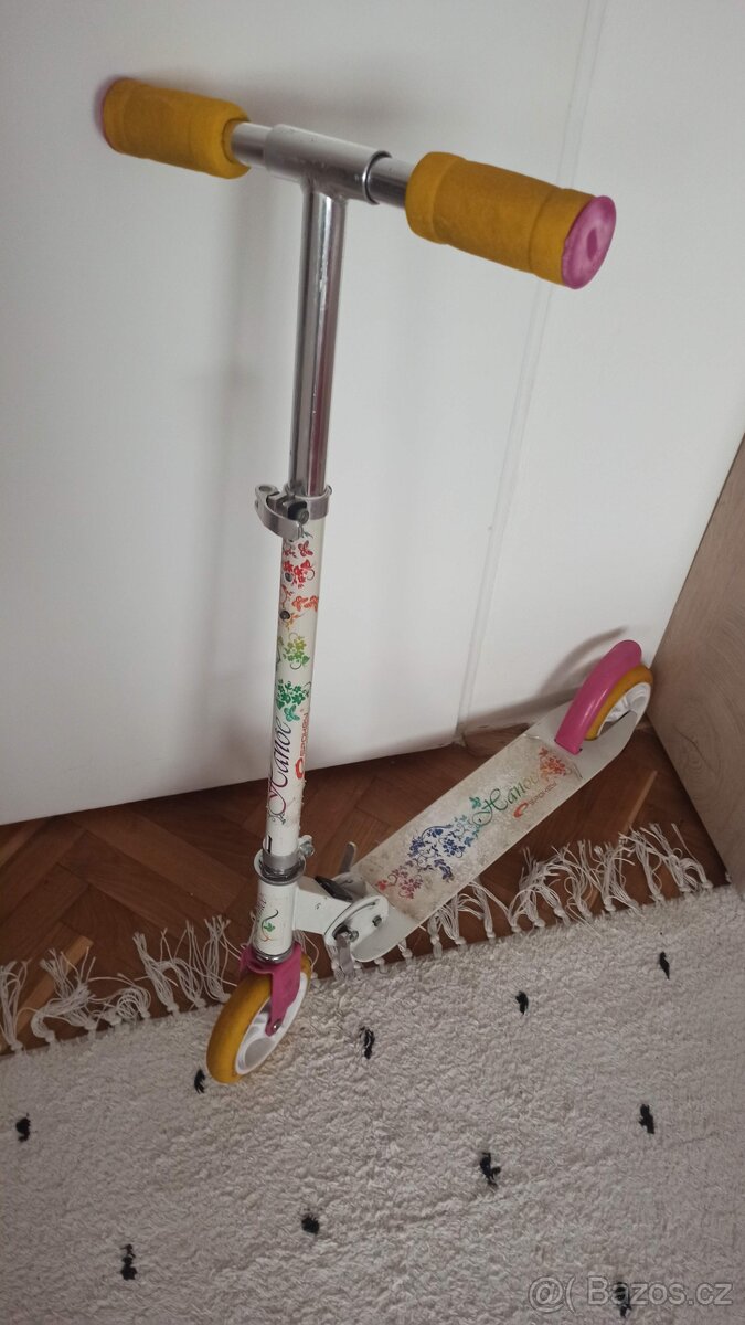 Dívčí koloběžka
