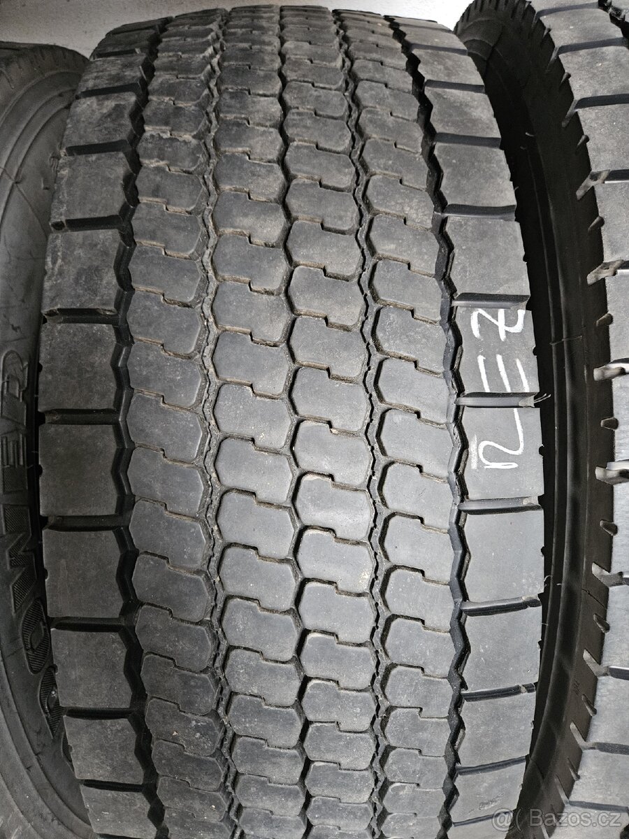 Záběrové nákladní pneu 295/60R22.5