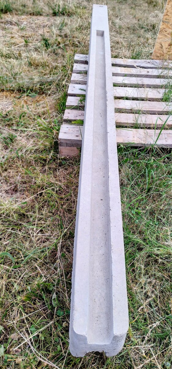 Betonový sloupek