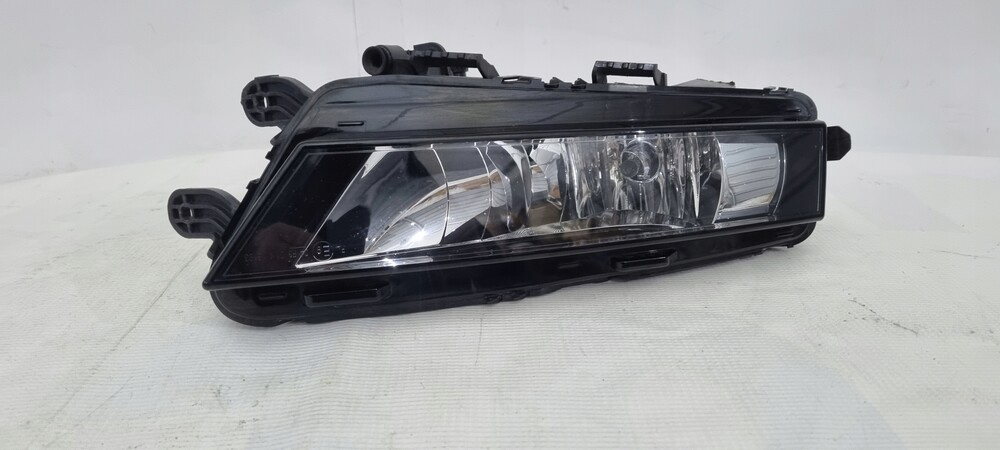 Pravá přední mlhovka Octavia 3 Facelift 5E0941700F