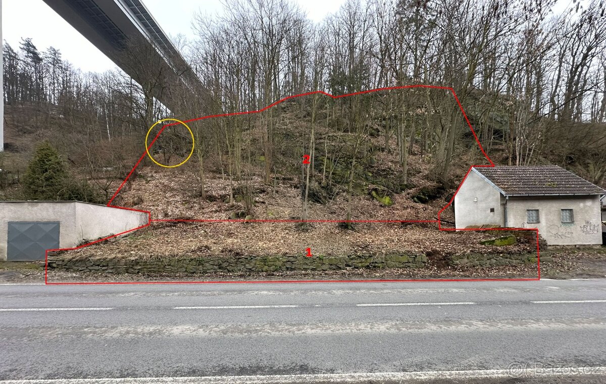 Prodej stavebního pozemku se zahradou – 2 090 m² – atypická