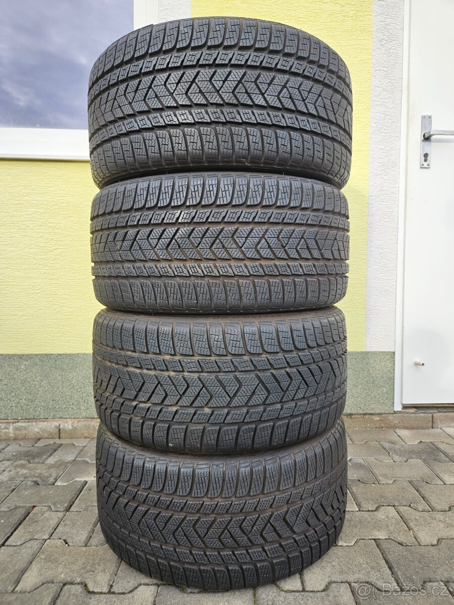 265 30 20 94W Pirelli zánovní zim. pneu 7-7,5mm DOT2022