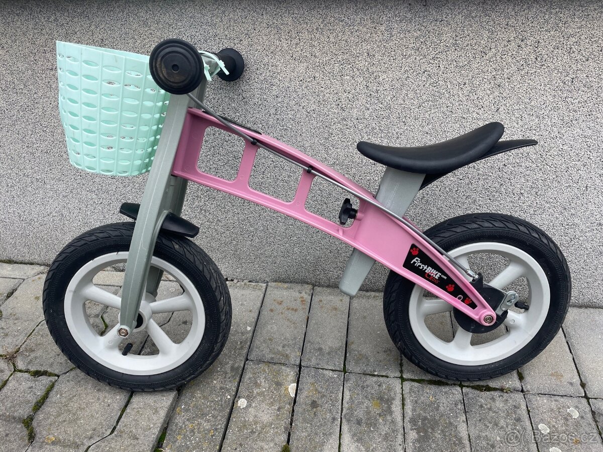 odrážedlo First Bike - ružové