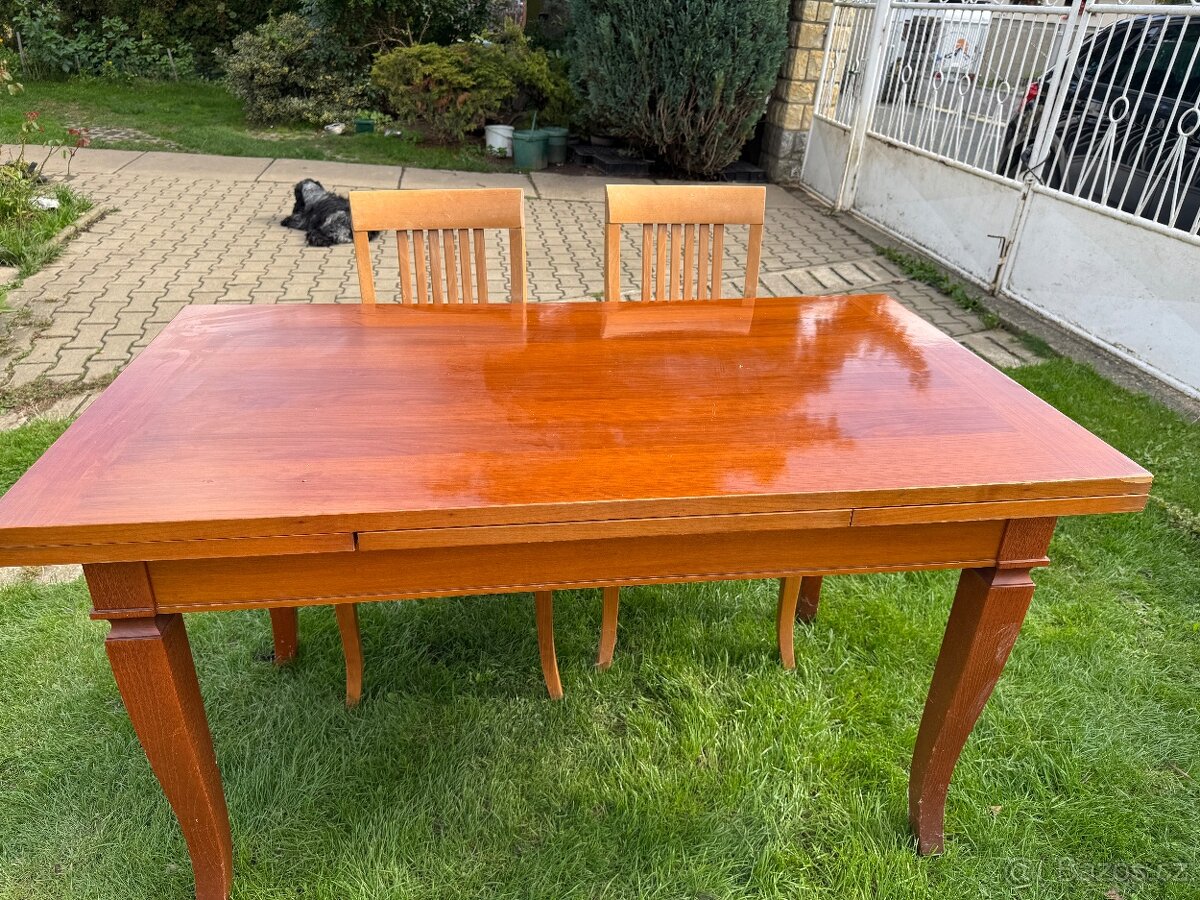 Jidelni stul rozkladaci ,4 zidle