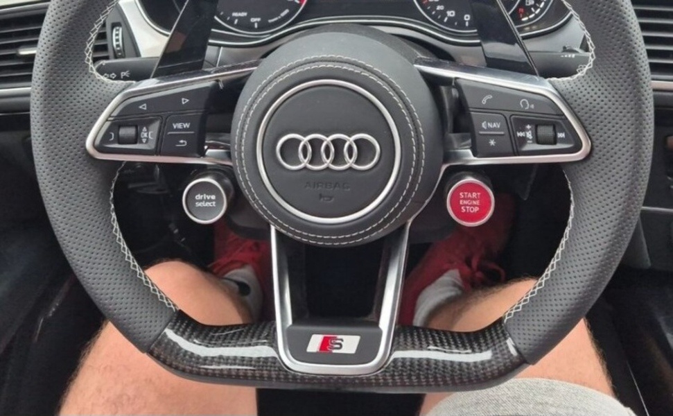 R8 START-STOP DRIVE SELECT tlacidla volantu