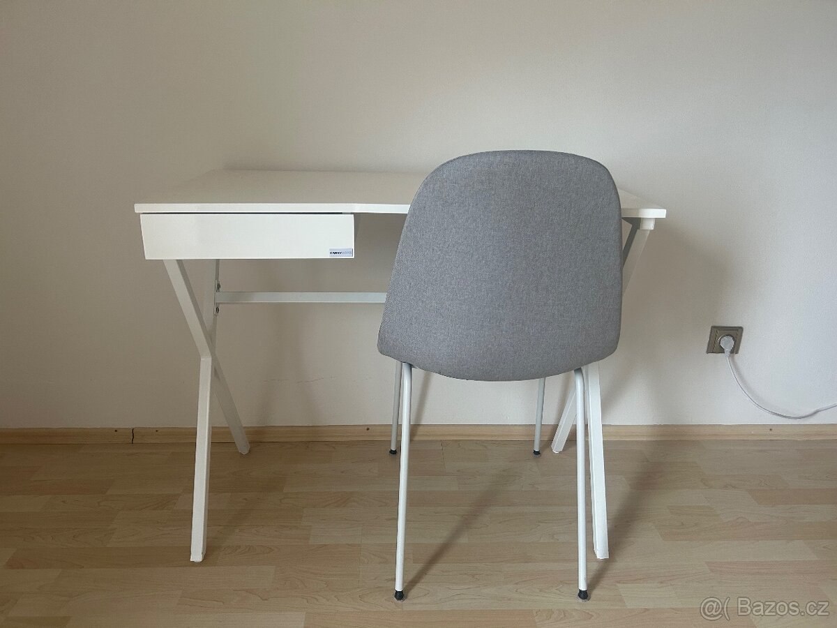 Pracovní stůl a židle