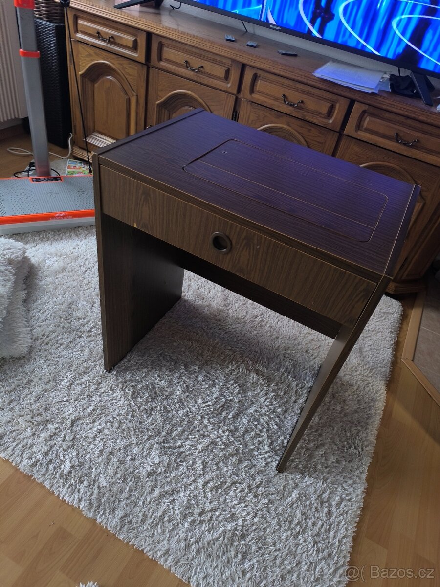 Šicí stroj Veritas