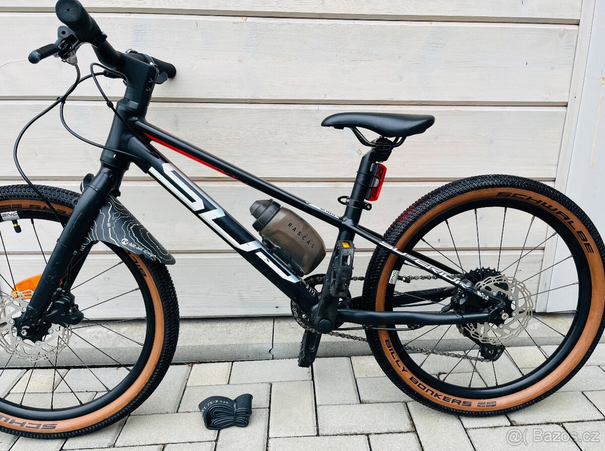 Superior Team 20 (2025) v záruce,minimálně jeté