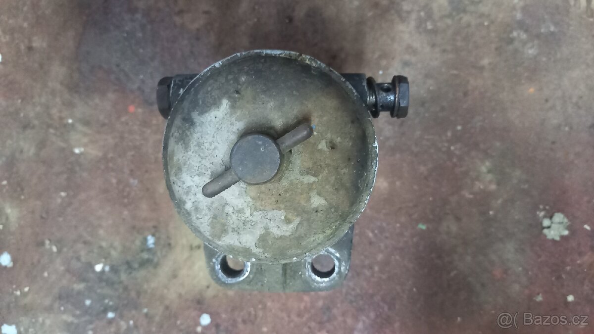 Zetor 25 -naftový filtr