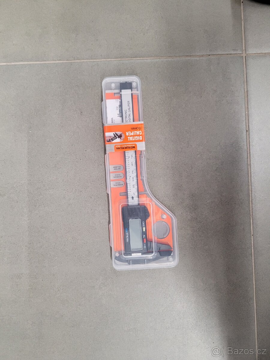 Digitální vysunovací metr