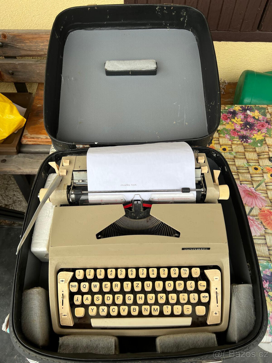 Psací stroj Consul