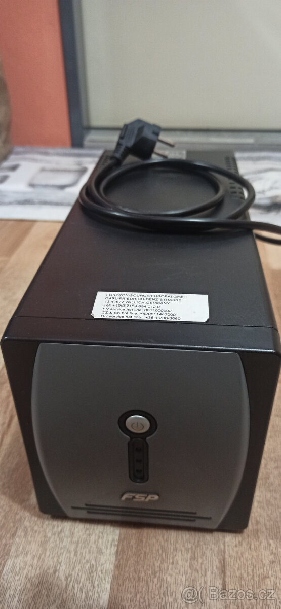 Záložní zdroj UPS, typ FSP EP 1000