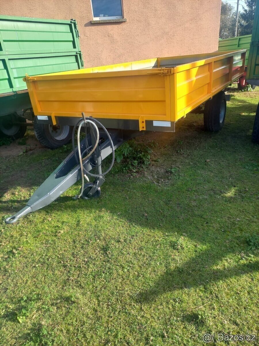 Traktorový přívěs