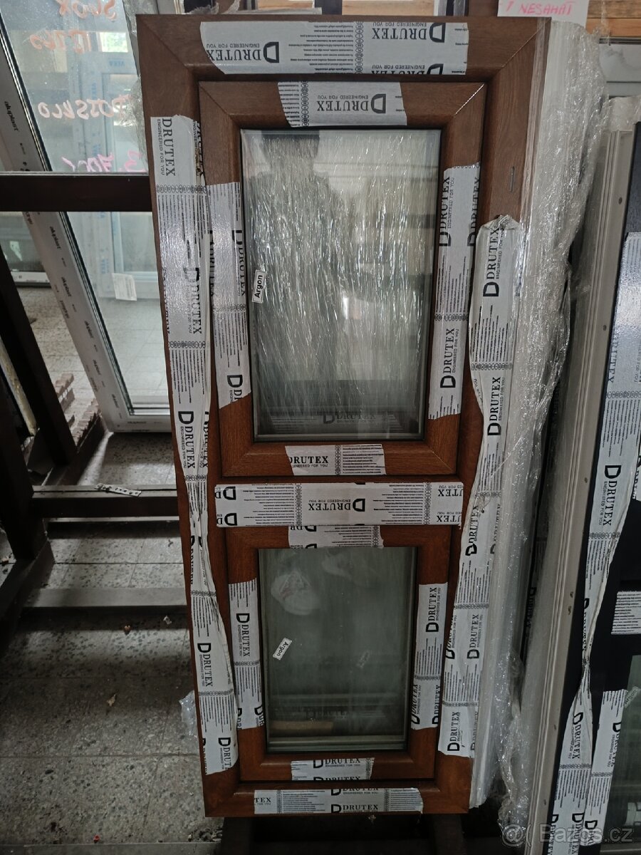 Okna PVC zlatý dub/bílá, dvojsklo, 1300x500MM