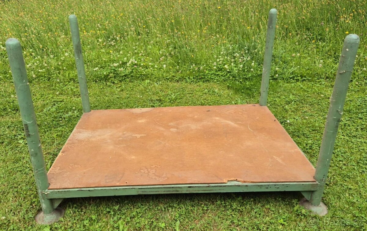 Prodám kovové klece sloupkové,stohovatelné