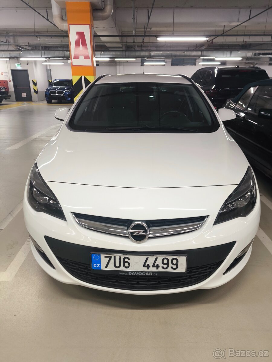 Opel Astra sport tourer 2013