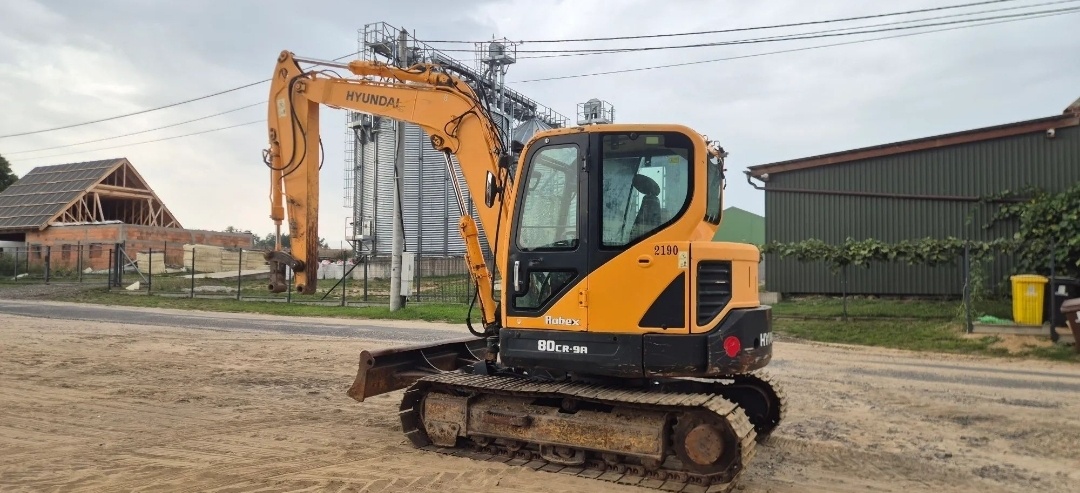 Pasovy Bagr.Minibagr Hyundai Robex 8t