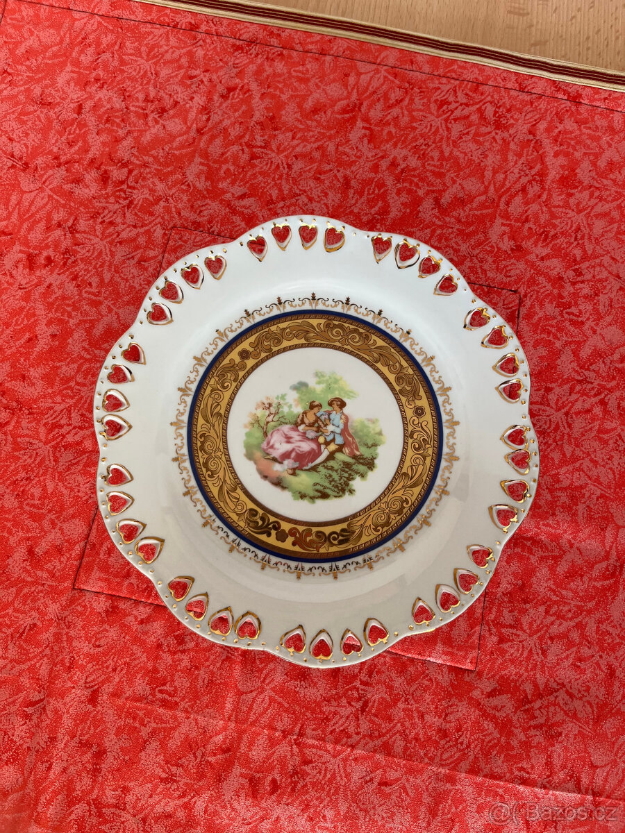 Talíř porcelánový