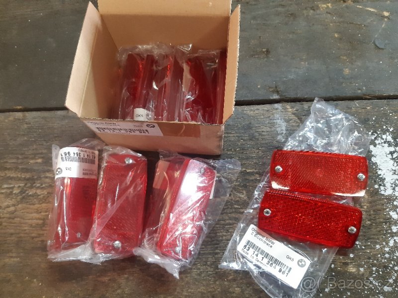 BMW E23, E24 E28 E30 krytka zadního světla 1364961