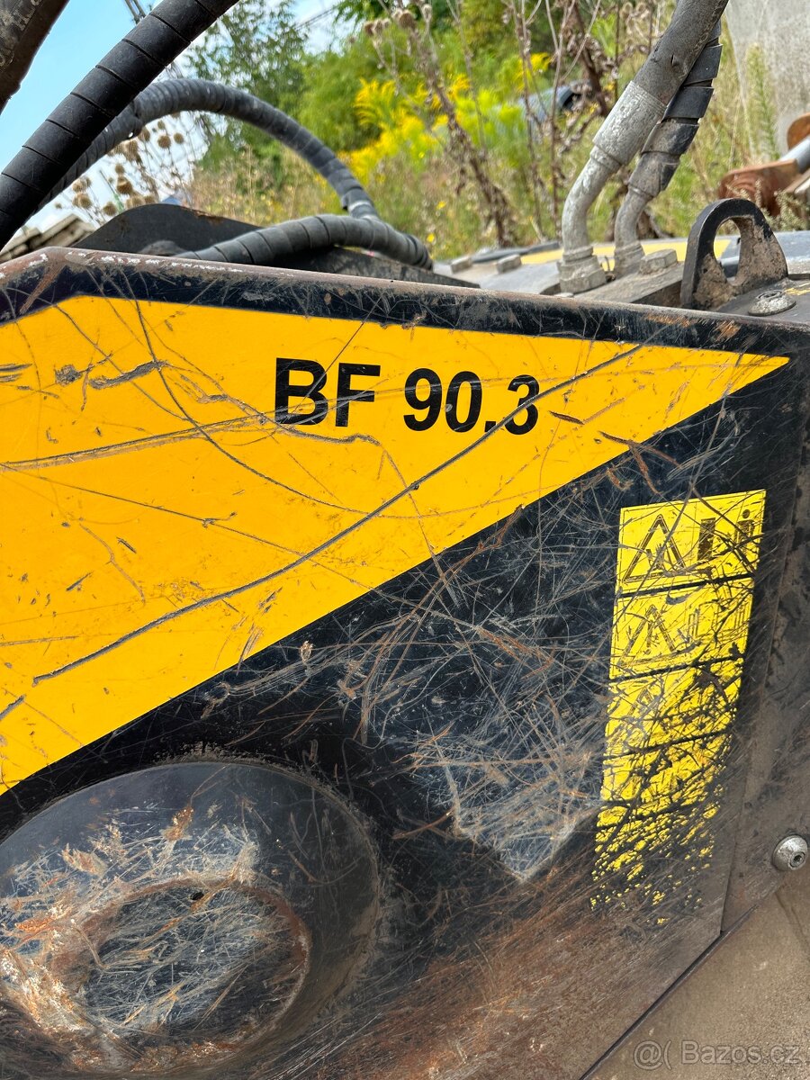 Prodám drtící lopatu na beton