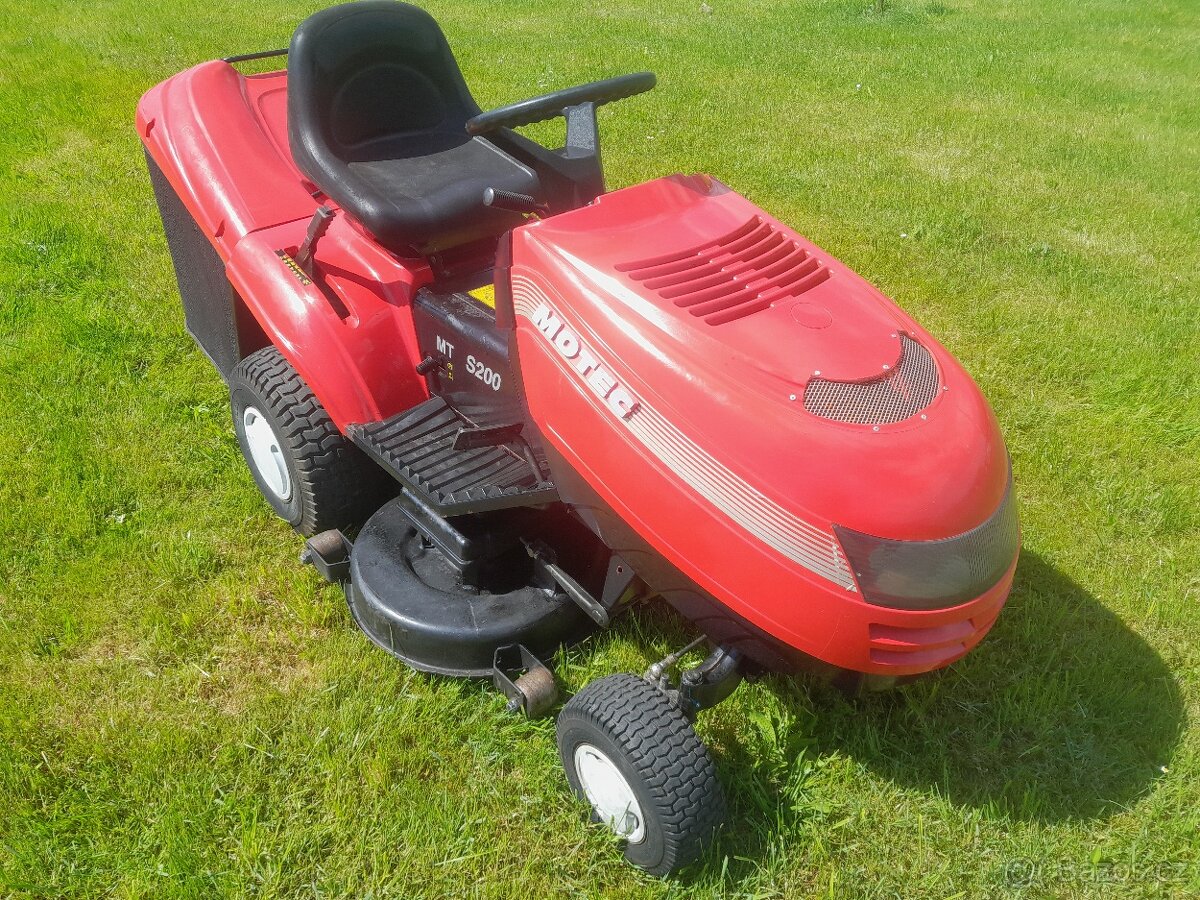 ZAHRADNÍ TRAKTOR MOTEC