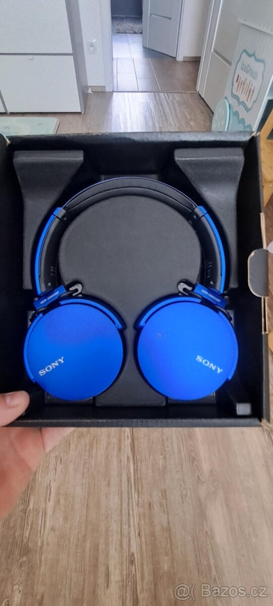 Sluchátka Sony MDR-XB650BT Extra Bass - modrá barva