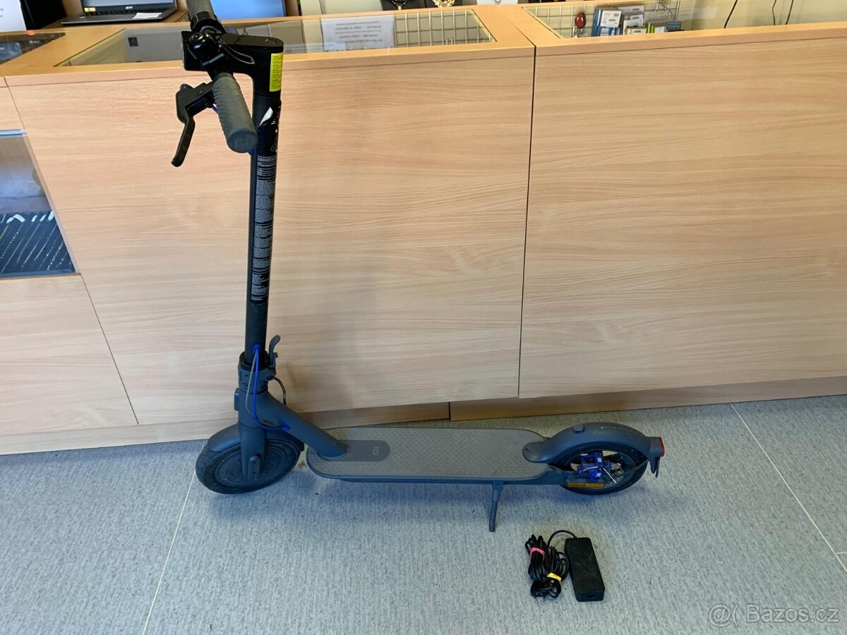 Xiaomi Mi Electric Scooter 3 elektrokoloběžka