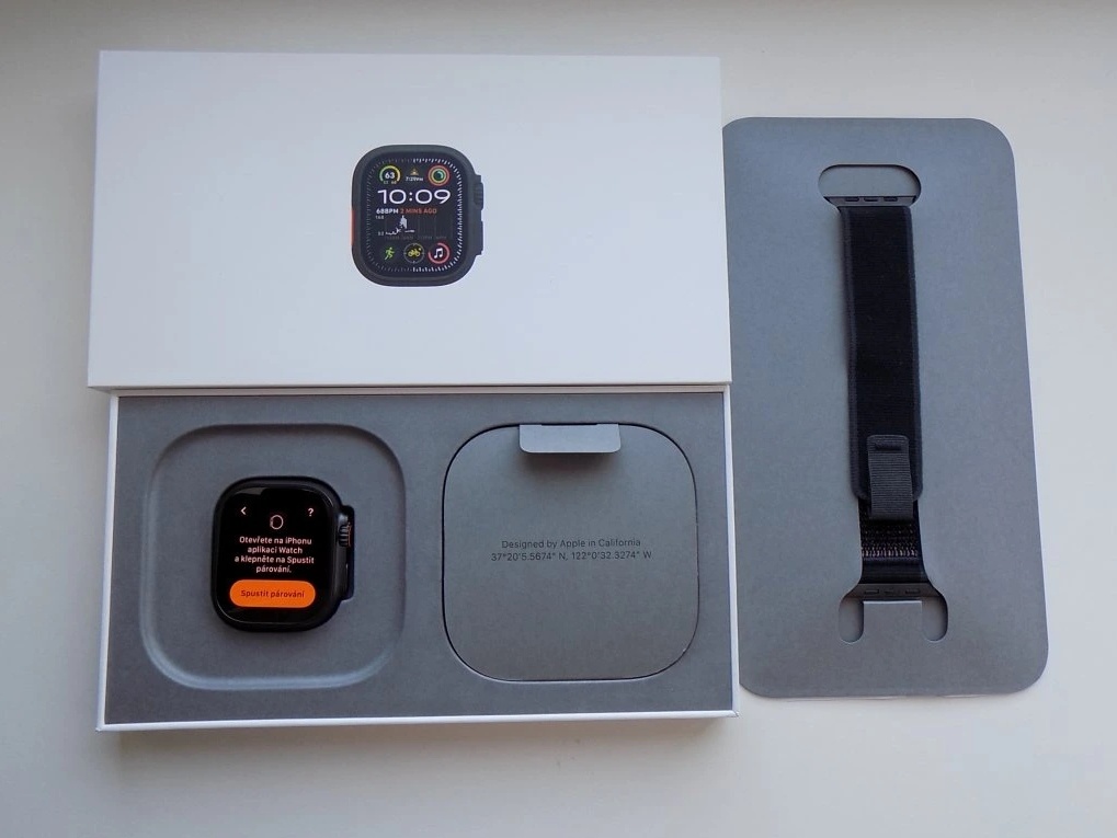 Apple Watch Ultra 2, 49mm, Hliník, Cellular, Černé