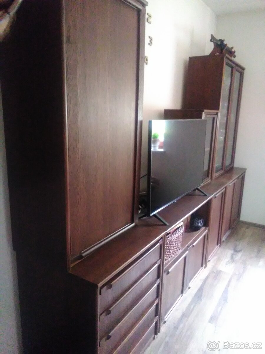 Stěna do obývacího pokoje