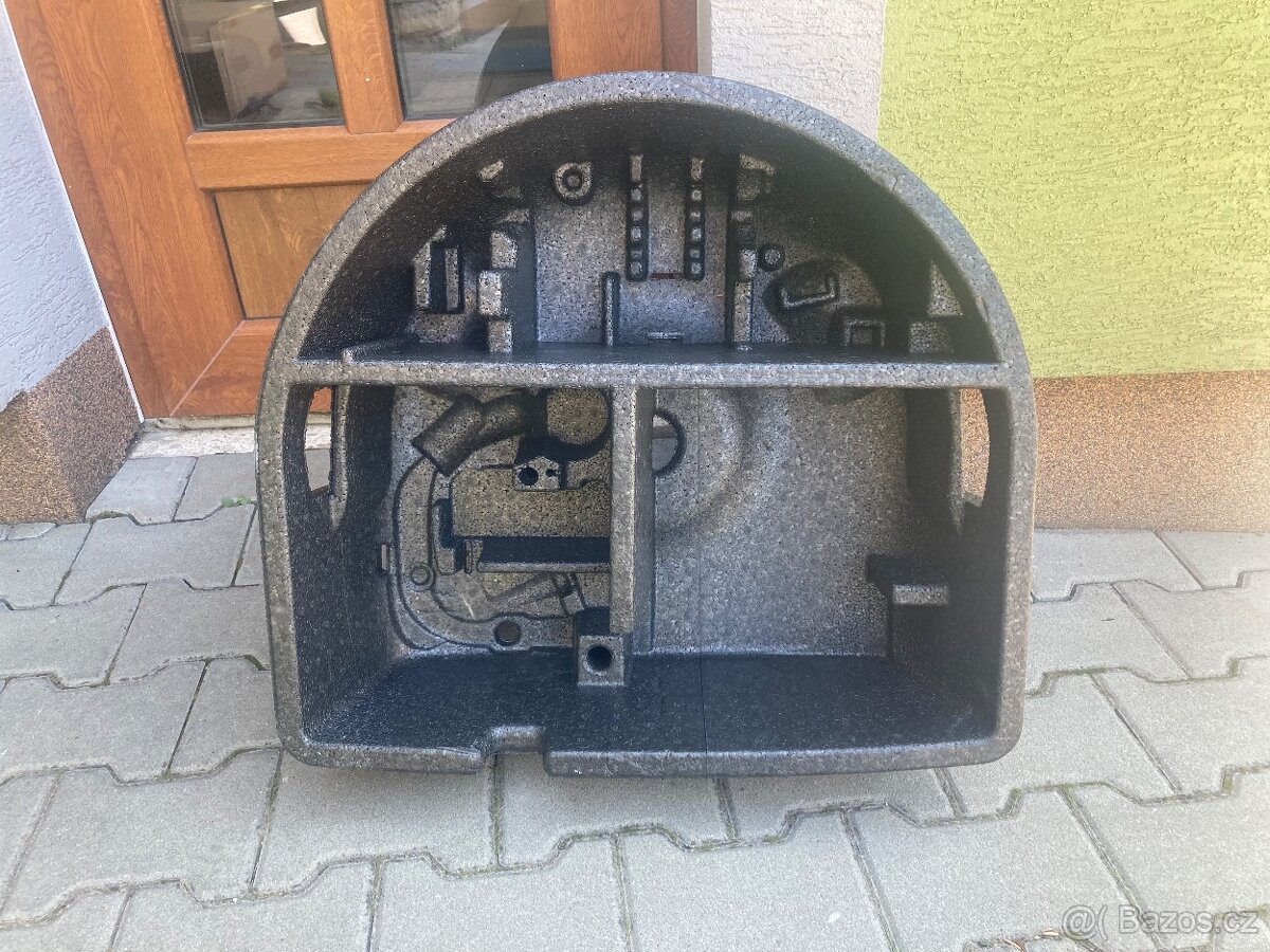 Škoda Fabia II. - Box na nářadí do kufru.