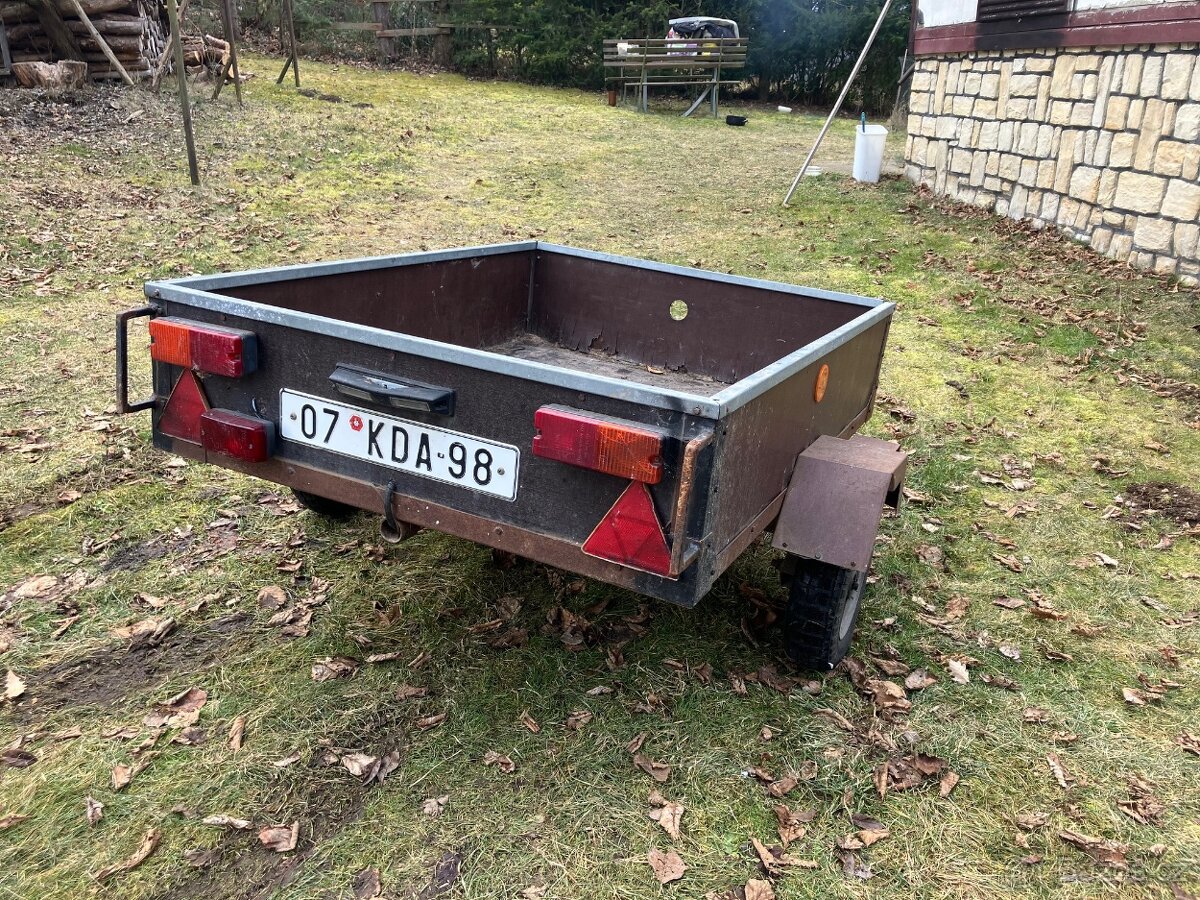 Přívěsný vozík