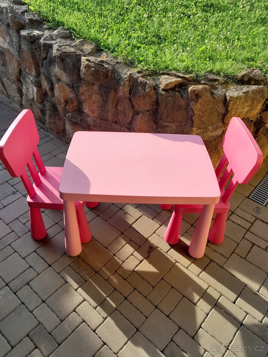Dětský plastový stůl a židle Ikea Mammut