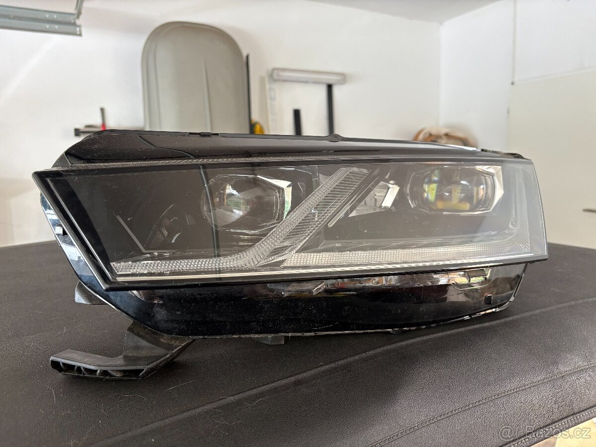 Levé přední světlo Škoda Octavia 4
