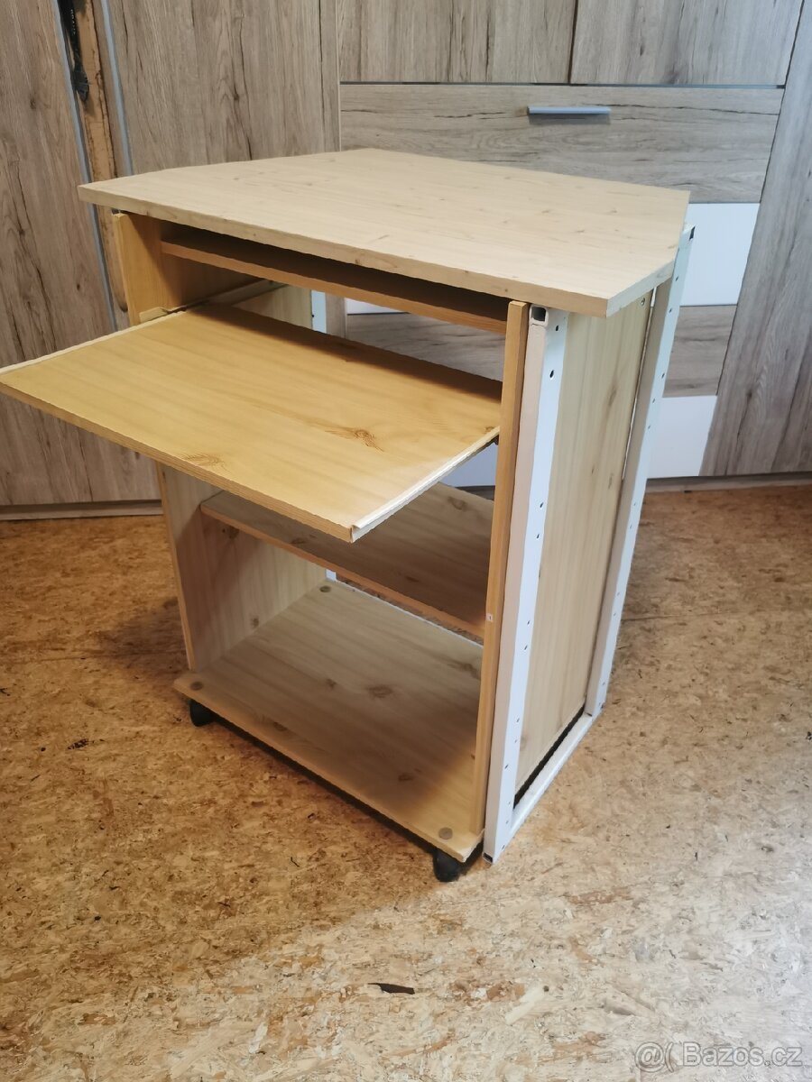 Počítačový stůl