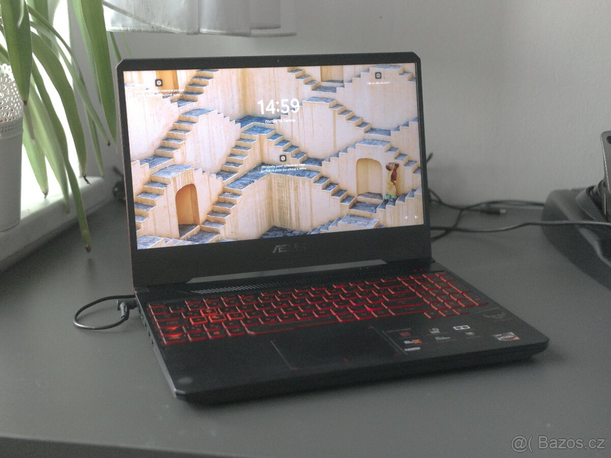 Herní notebook ASUS TUF, Ryzen 5, RX 560X