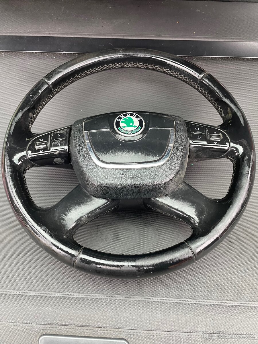 kožený multifunkční volant