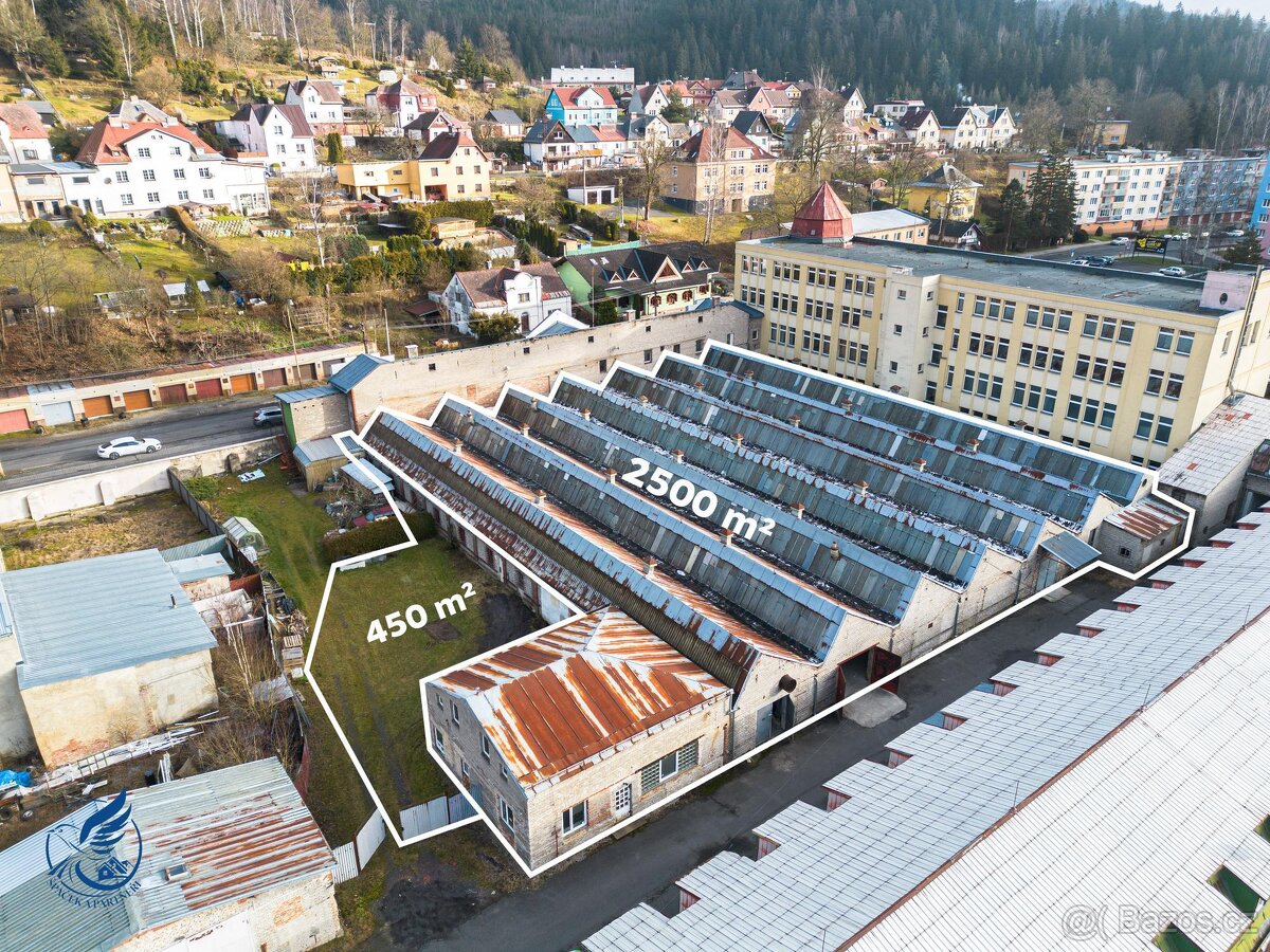 Prodej prostorných skladů / hal 2500 m²