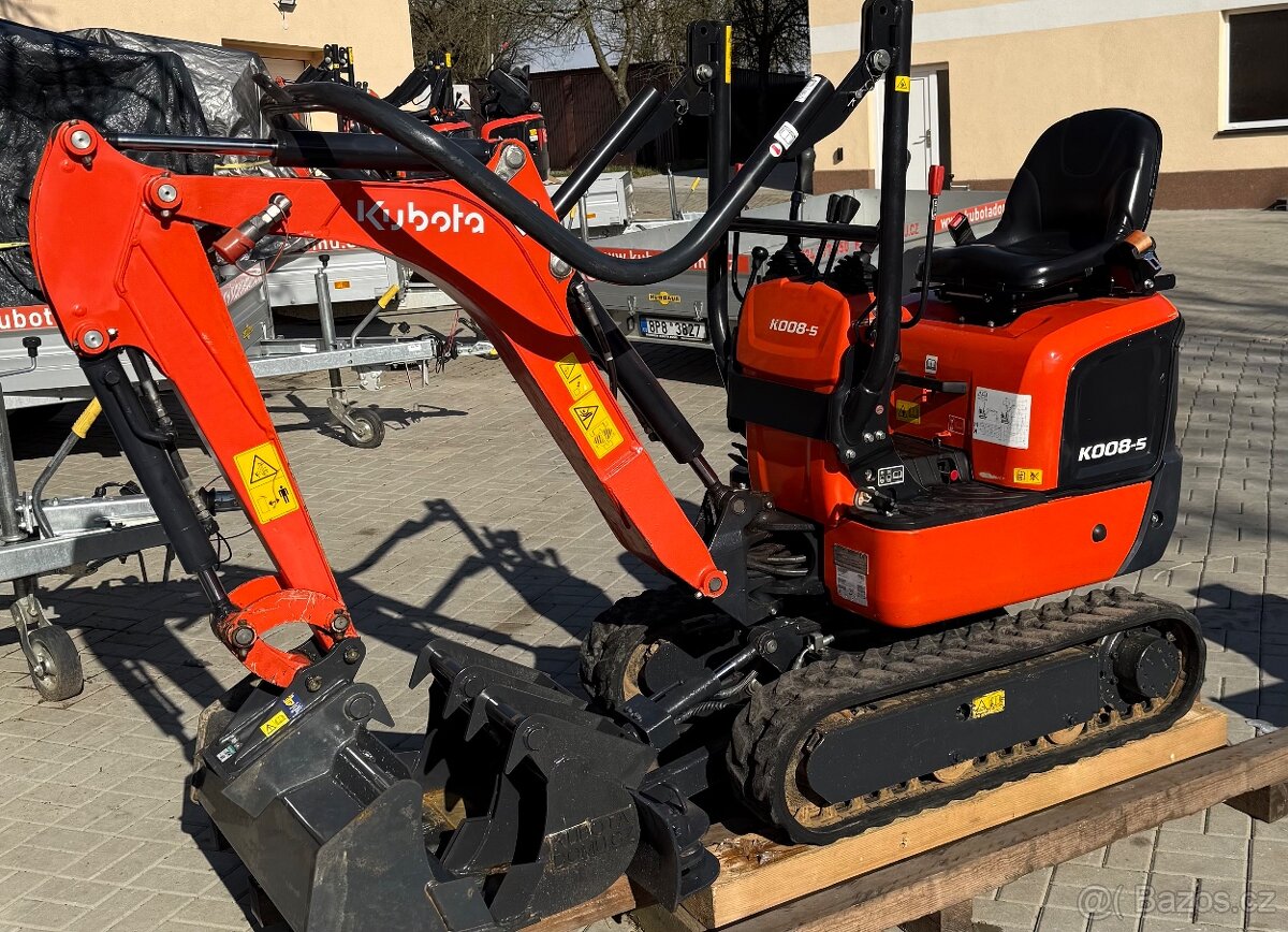 Minibagr Kubota K008-5