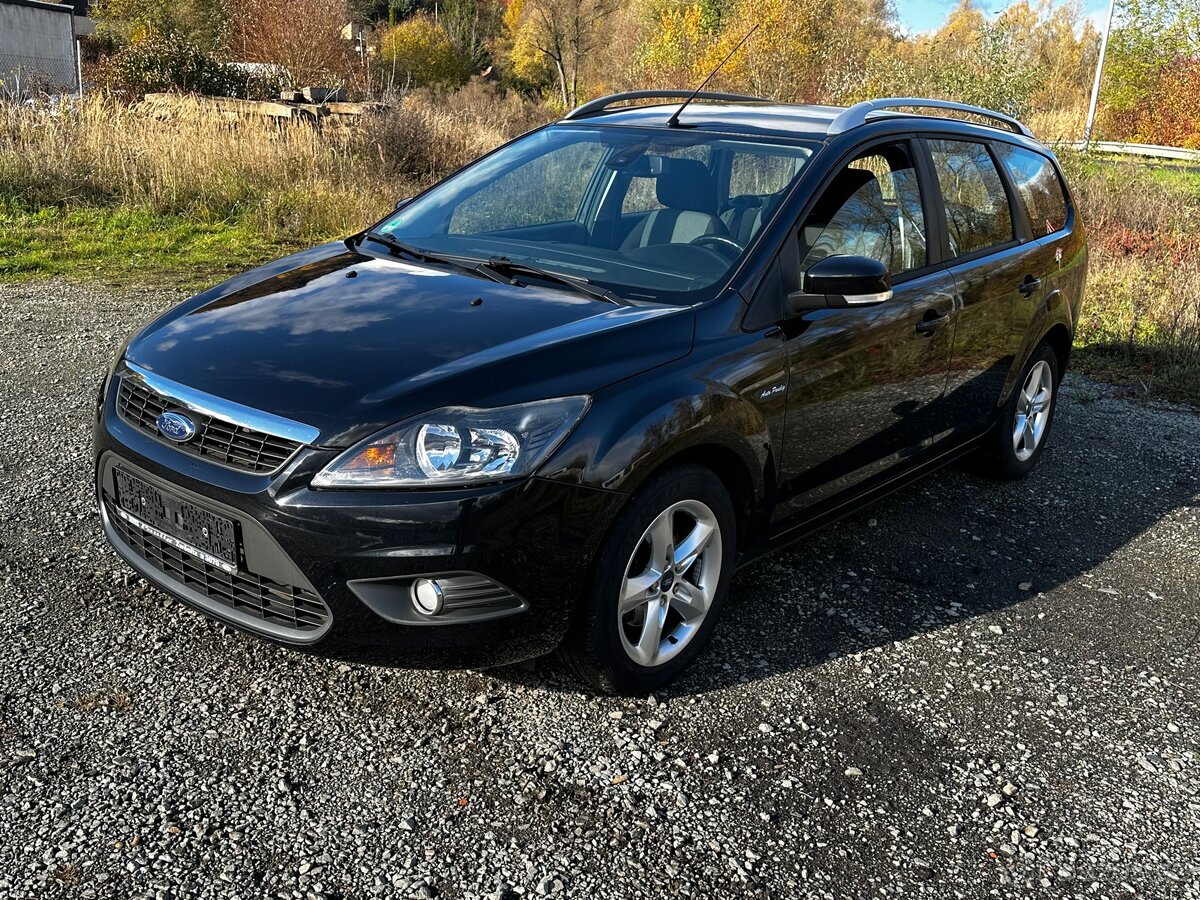 Ford Focus 1.6i 74kw, r.2010, 1.majitel, 131500km