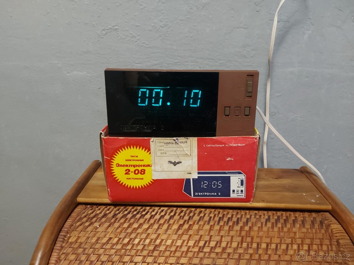ELEKTRONIKA 2-08 staré ruské hodiny digitální ITRONOVÉ