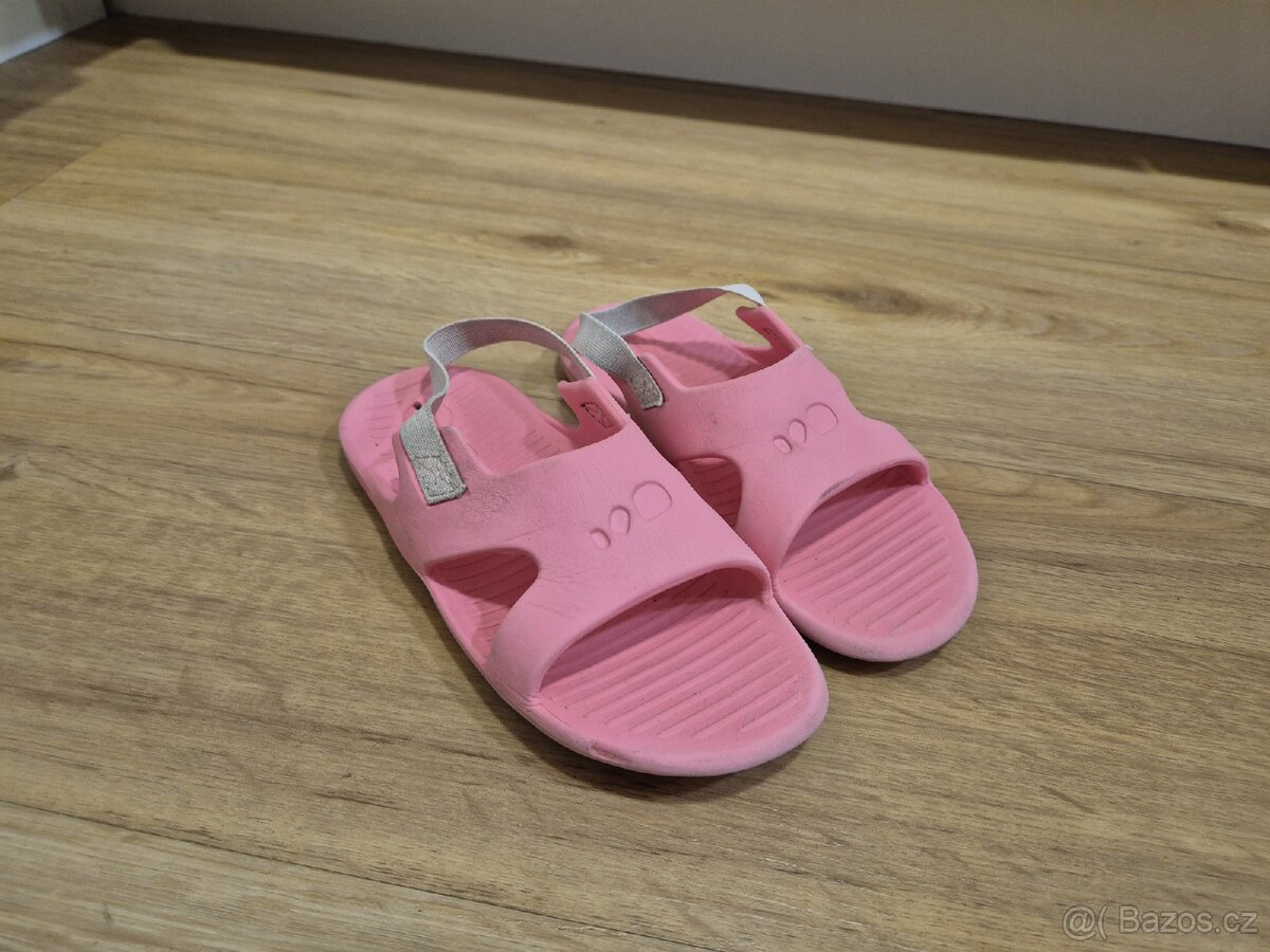 Pantofle pro nejmeni/sandaly Nabaiji vel. 27/28