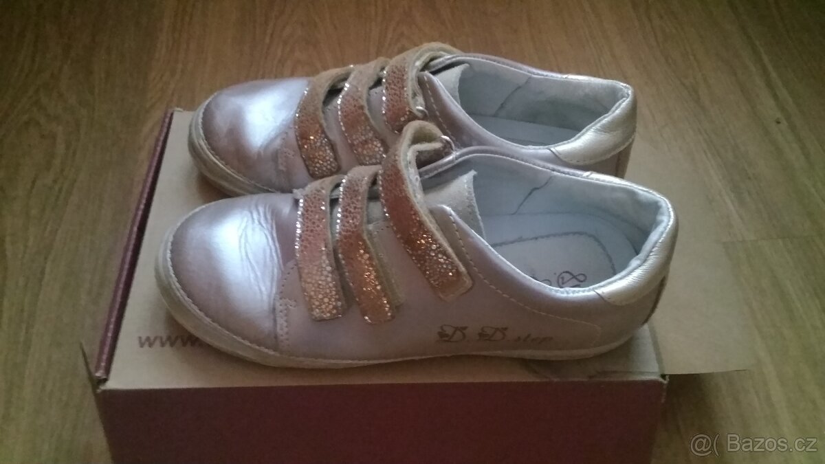 Dívčí kožené polobotky D.D.Step vel.36