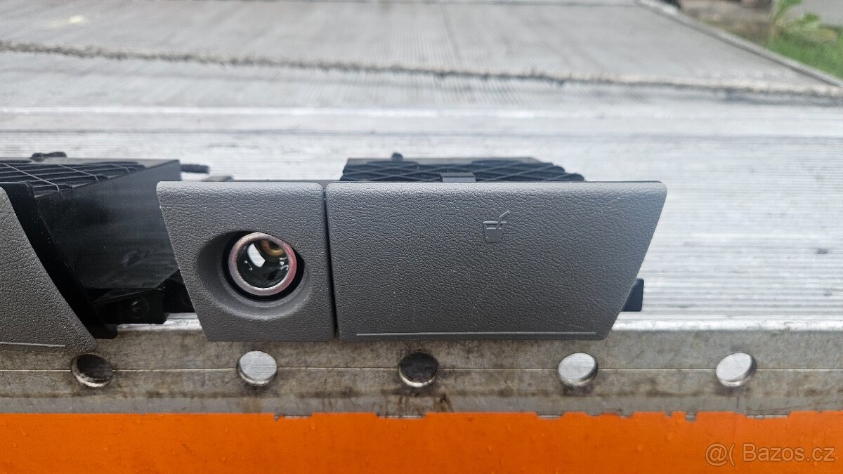 Držák nápojů VW T5 T5.1 Transporter Caravelle