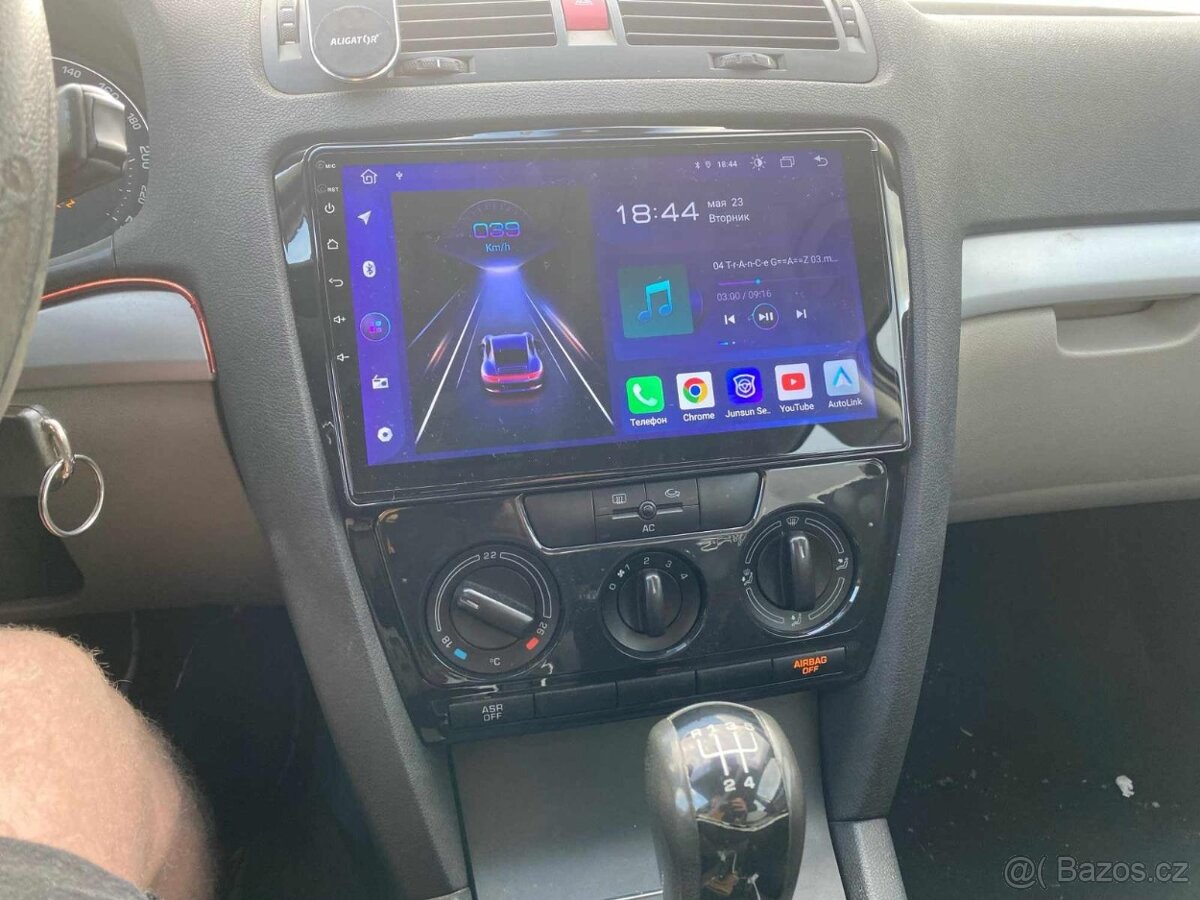 Android autorádio pro vozy Škoda (na míru)