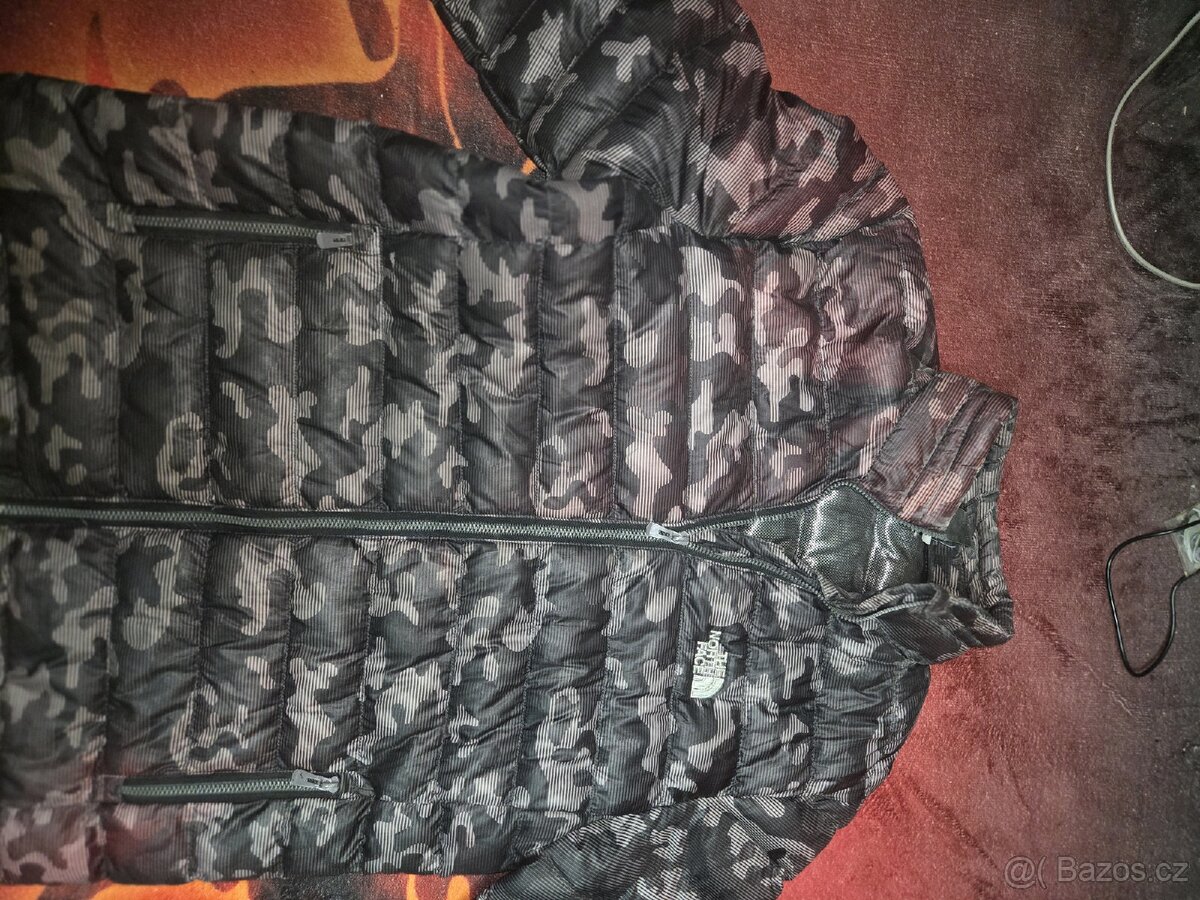 The North Face perova bunda vel .L stav 8/10 ,stav viz f
