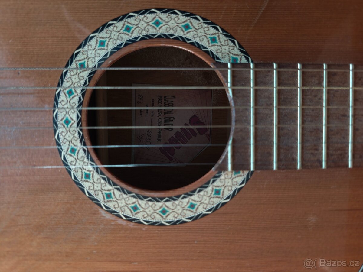 Kytara akusticka španělka