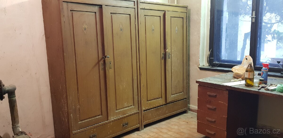 Šatní skříně