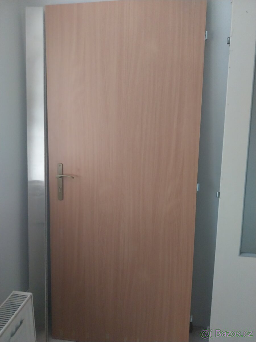 Dveře plne 90 Rravé