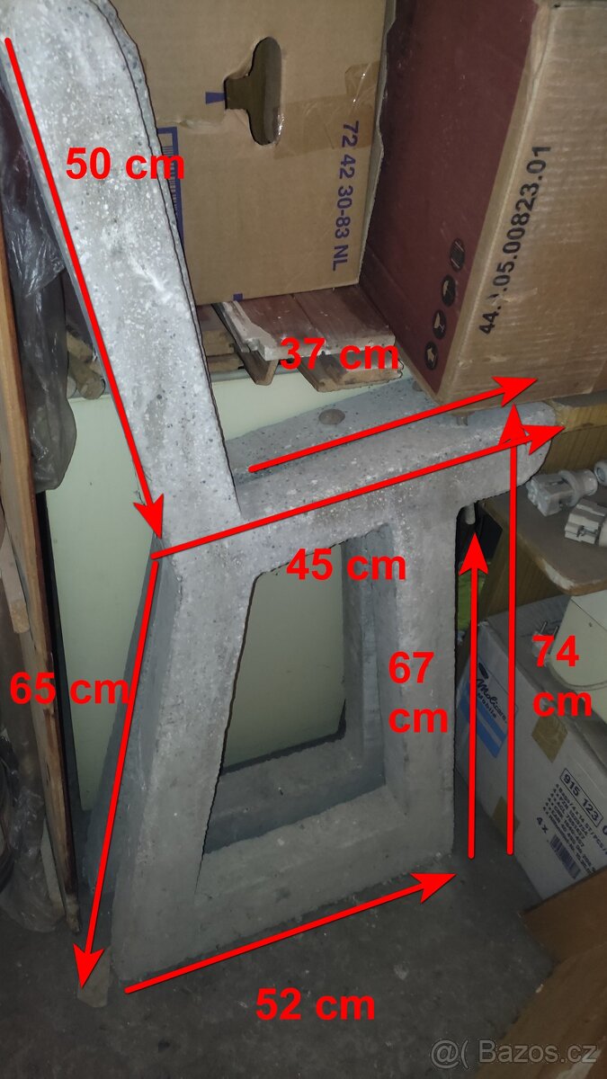 Betonové nohy k lavičce